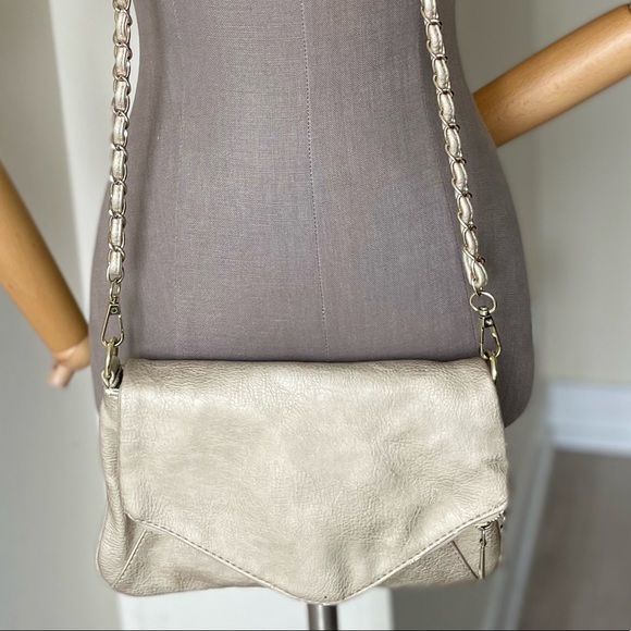 Gold Guess Purse with Chain - Picture 7 of 9